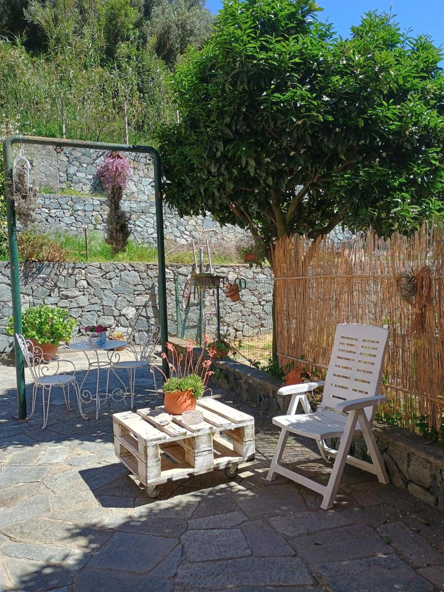 La Casa Dei Due Aranci Villa Albisola Superiore Exterior photo